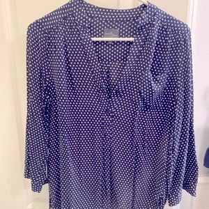 Market & Spruce button down navy & white polka dot button down v neck blouse